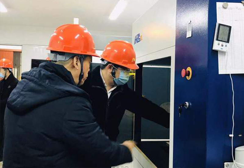 熱烈歡迎陜西雙創(chuàng)總經(jīng)理汪建川蒞臨哈工三維參觀指導(dǎo)！